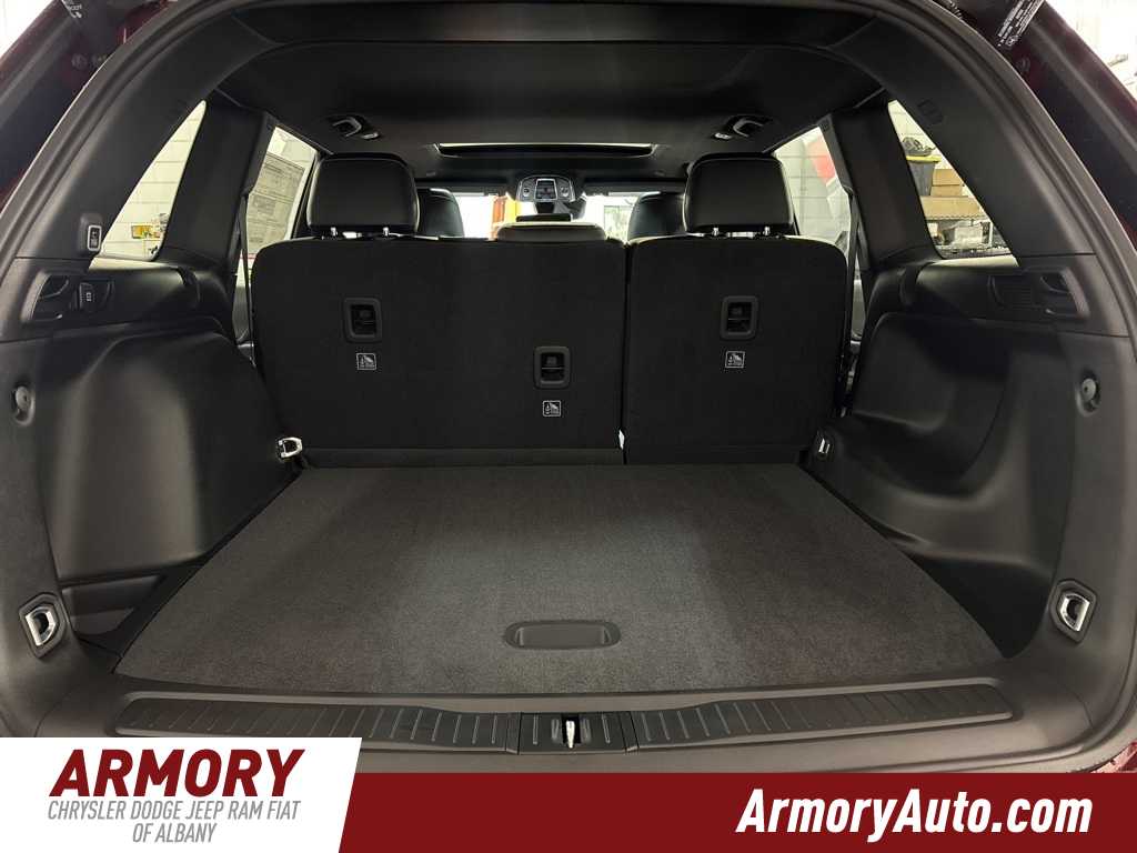 Thumbnail: 2025 Jeep Grand Cherokee - 24