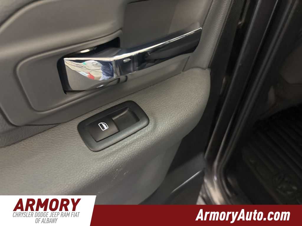 Thumbnail: 2019 RAM 1500 Classic - 25