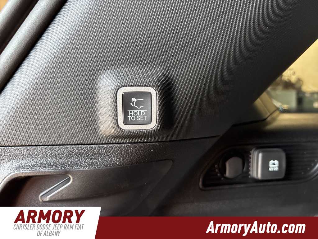 Thumbnail: 2025 Jeep Grand Cherokee - 27