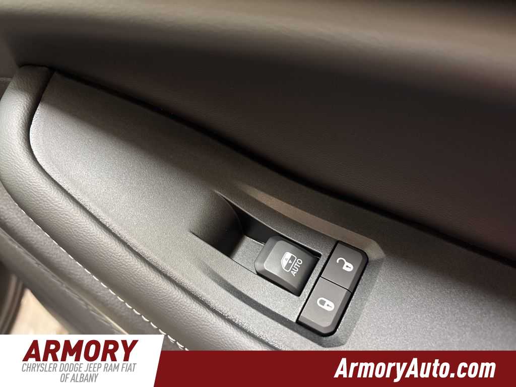 Thumbnail: 2026 Jeep Grand Cherokee - 42