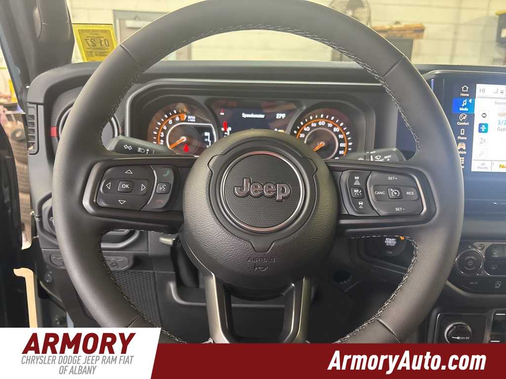 Thumbnail: 2026 Jeep Gladiator - 14