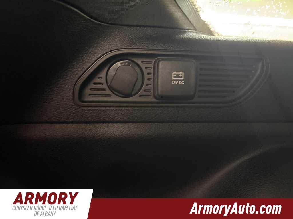 Thumbnail: 2025 Jeep Grand Cherokee - 31