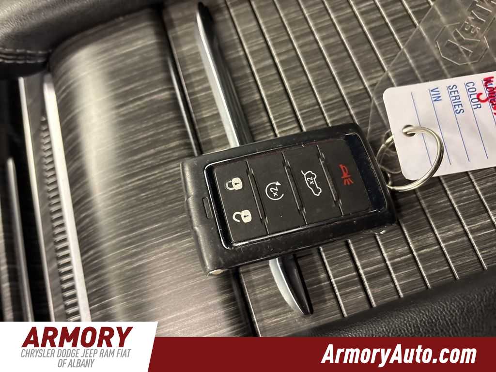 Thumbnail: 2024 Jeep Wagoneer - 18