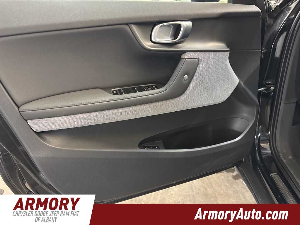 Thumbnail: 2021 Polestar 2 - 7