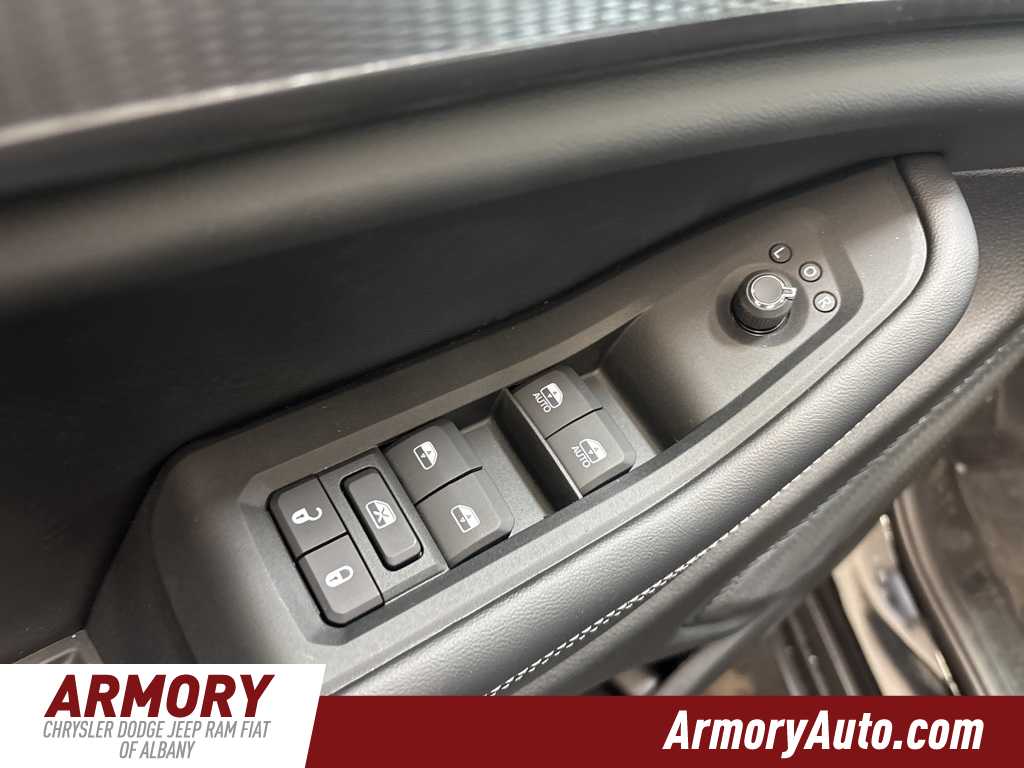 Thumbnail: 2025 Jeep Grand Cherokee - 8