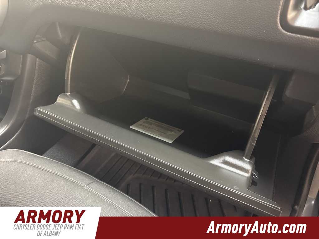 Thumbnail: 2022 Chevrolet Colorado - 37