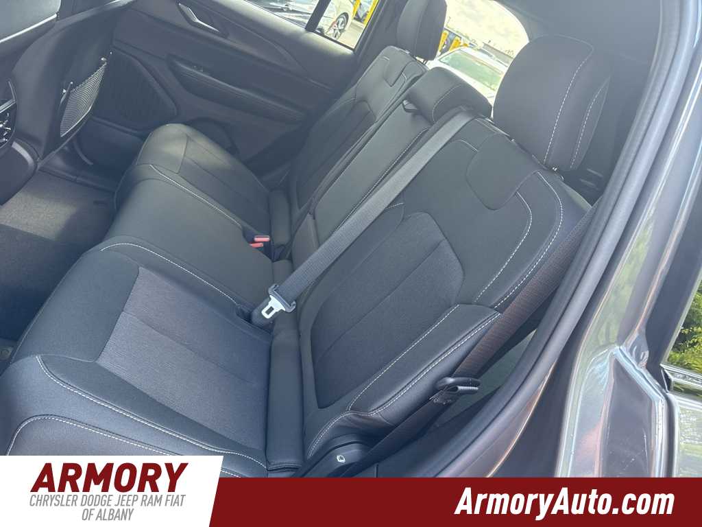 Thumbnail: 2025 Jeep Grand Cherokee - 21