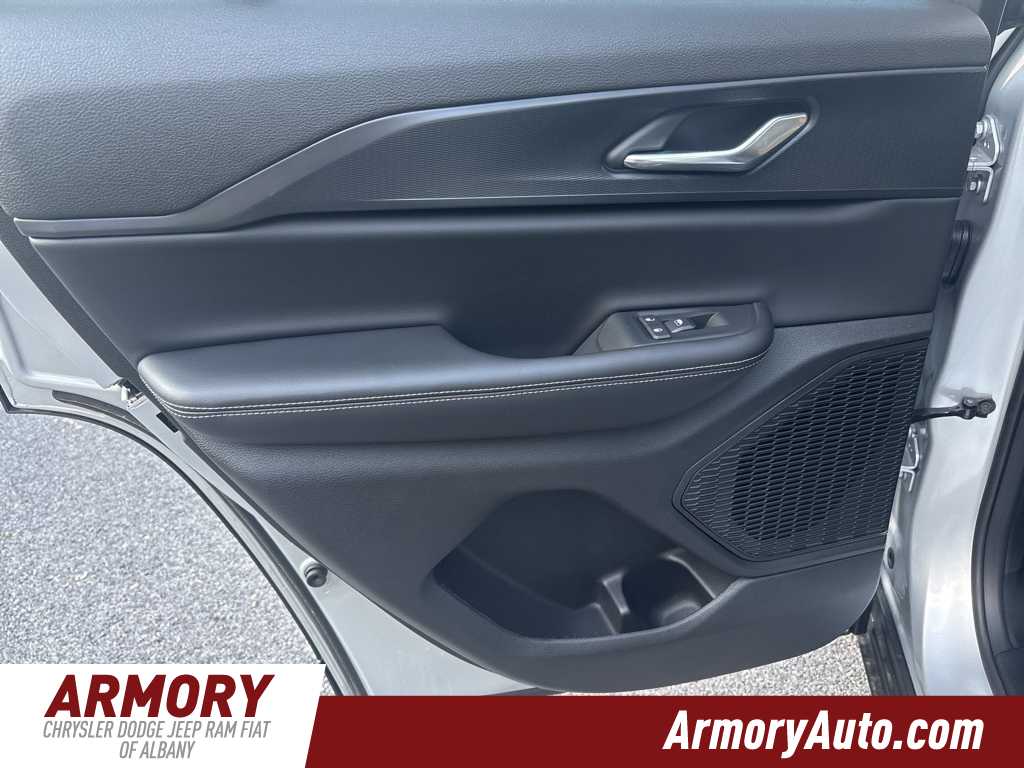 Thumbnail: 2025 Jeep Grand Cherokee - 12