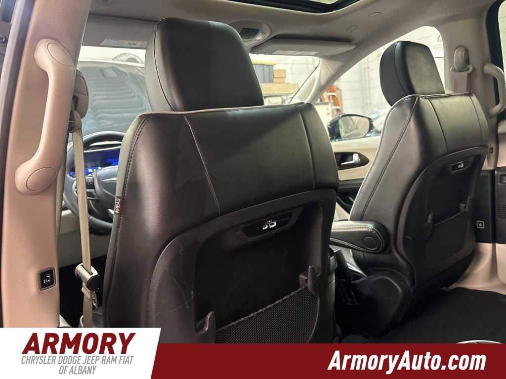 Thumbnail: 2023 Chrysler Pacifica - 23