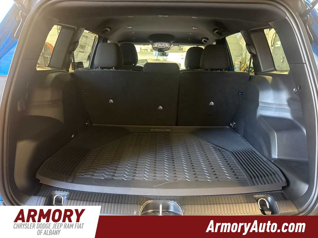 Thumbnail: 2026 Jeep Cherokee - 33