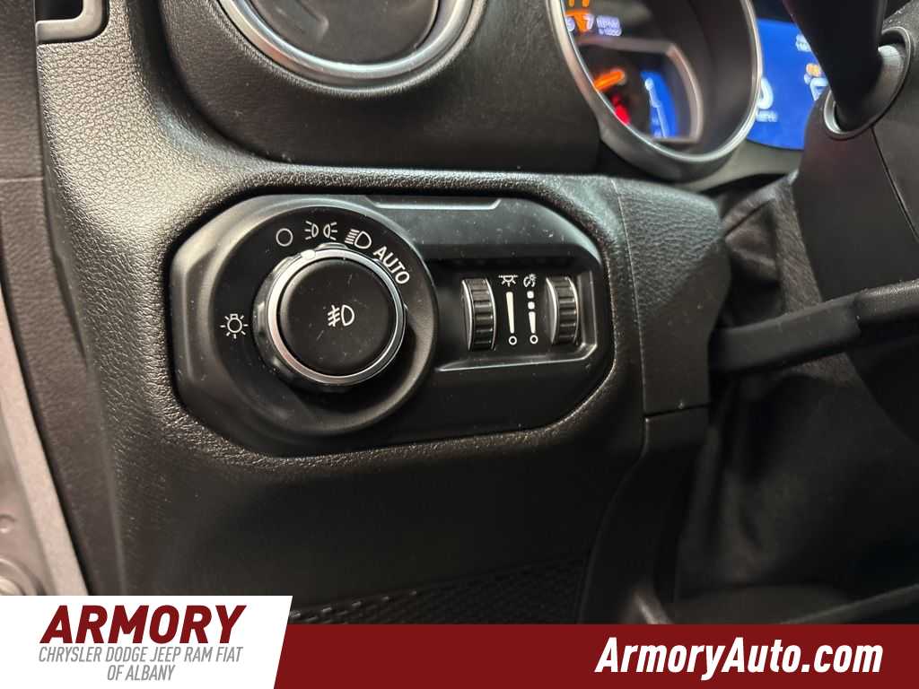 Thumbnail: 2019 Jeep Wrangler - 10