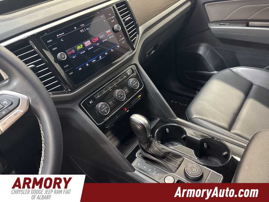 Thumbnail: 2022 Volkswagen Atlas - 16