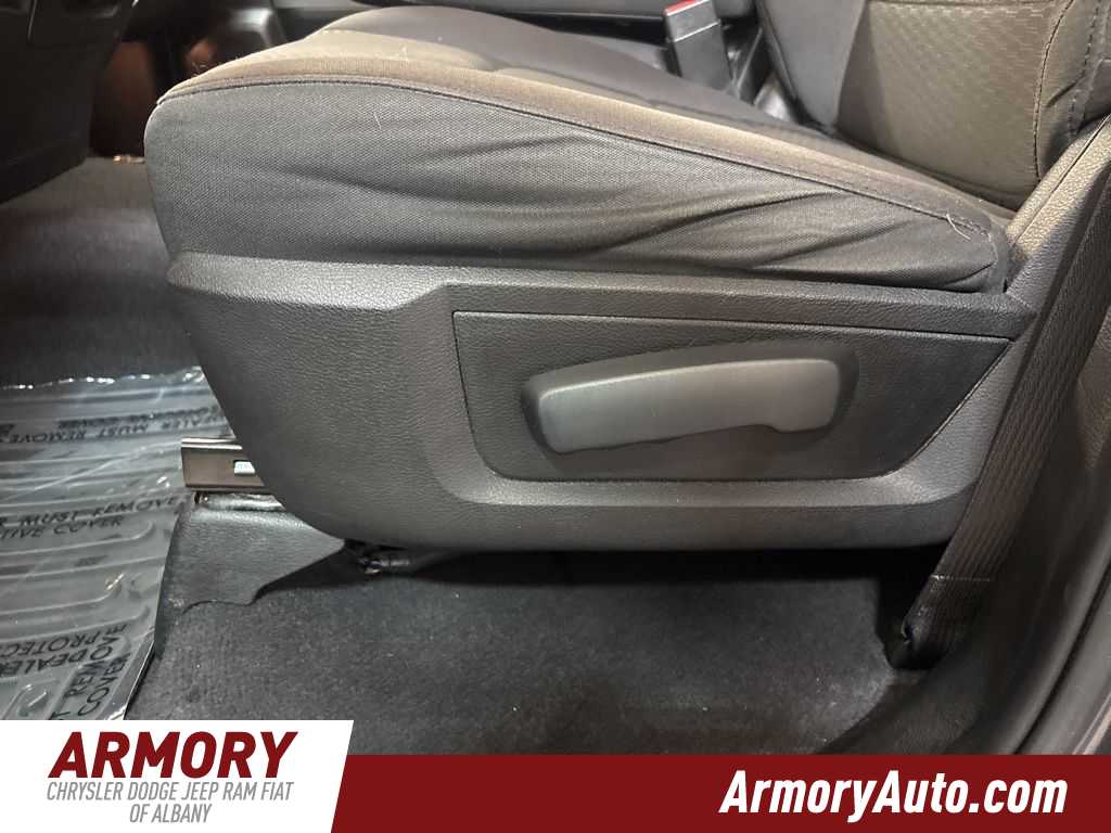 Thumbnail: 2019 RAM 1500 Classic - 12