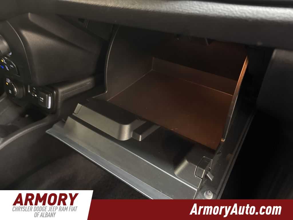 Thumbnail: 2023 Jeep Renegade - 37