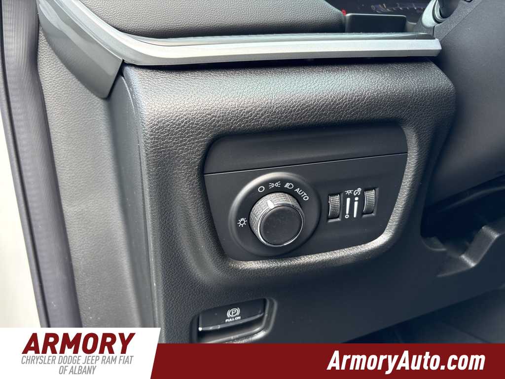 Thumbnail: 2025 Jeep Grand Cherokee L - 12