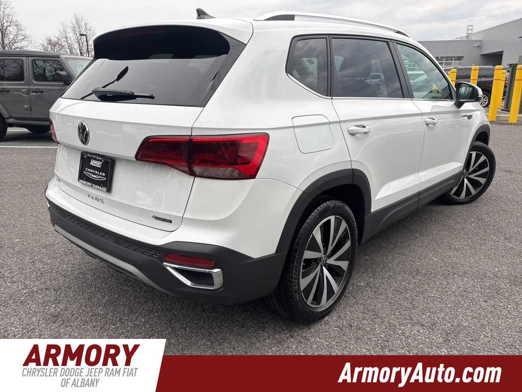 Thumbnail: 2023 Volkswagen Taos - 4