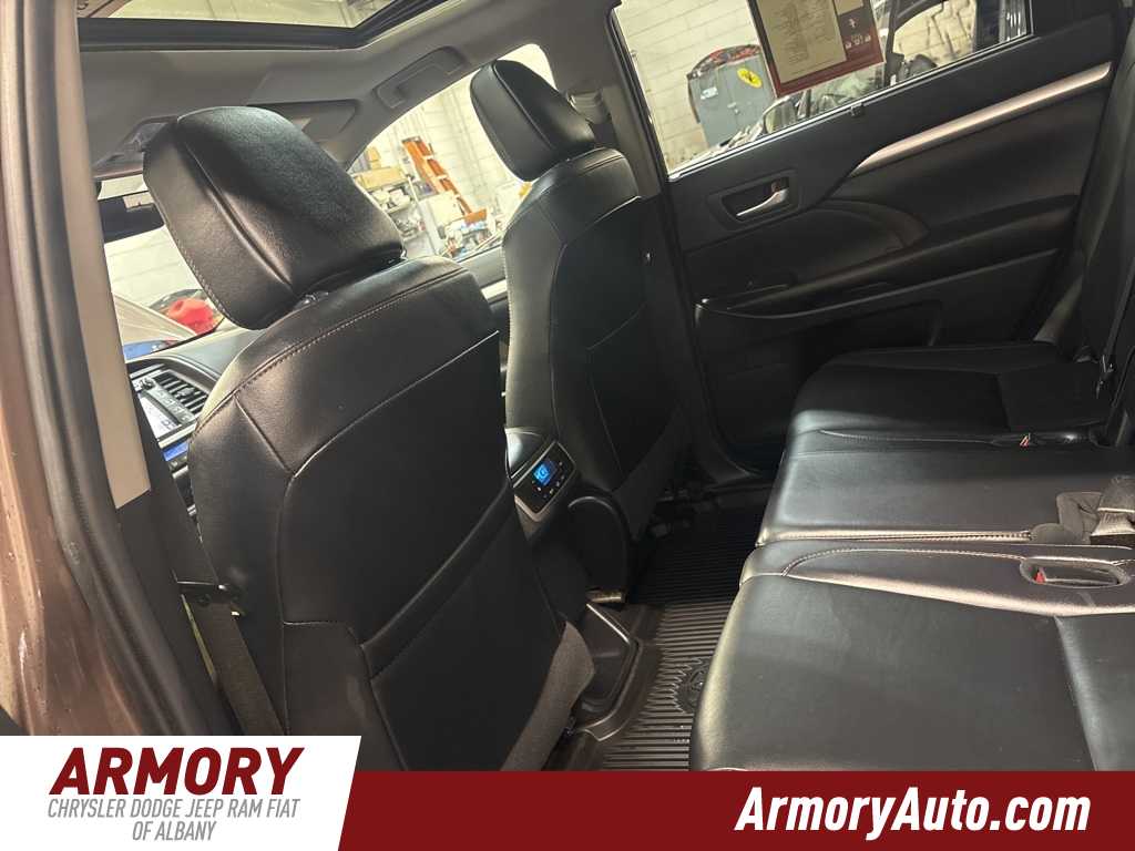 Thumbnail: 2019 Toyota Highlander - 24