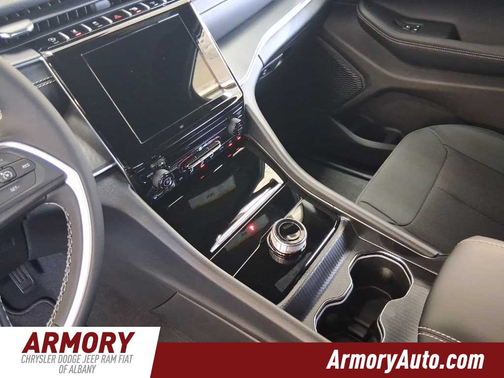 Thumbnail: 2025 Jeep Grand Cherokee - 15