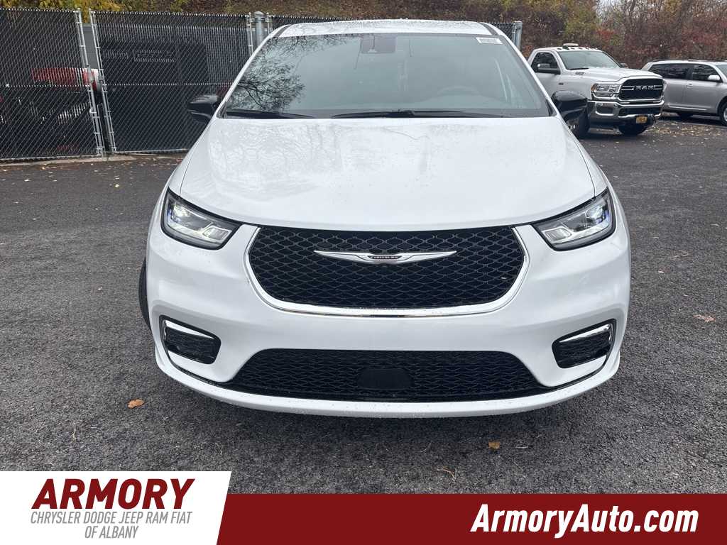 Thumbnail: 2026 Chrysler Pacifica - 2