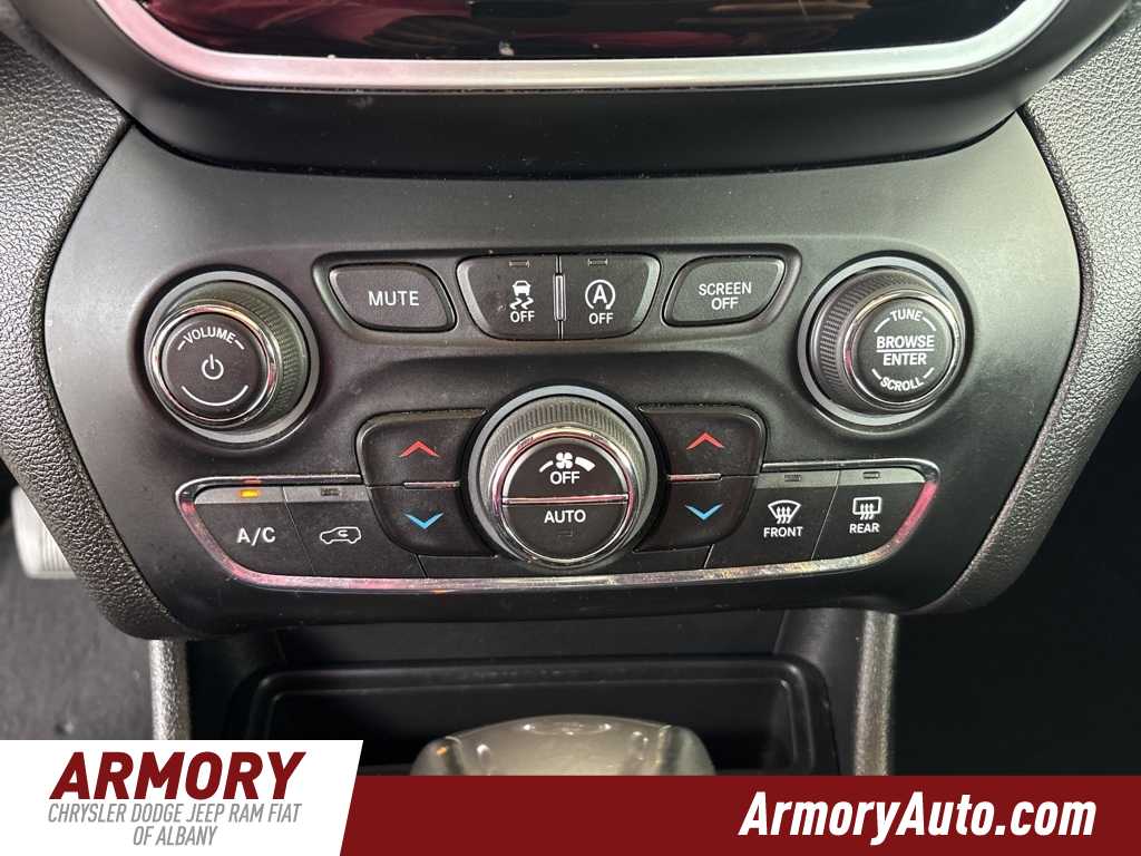 Thumbnail: 2019 Jeep Cherokee - 20