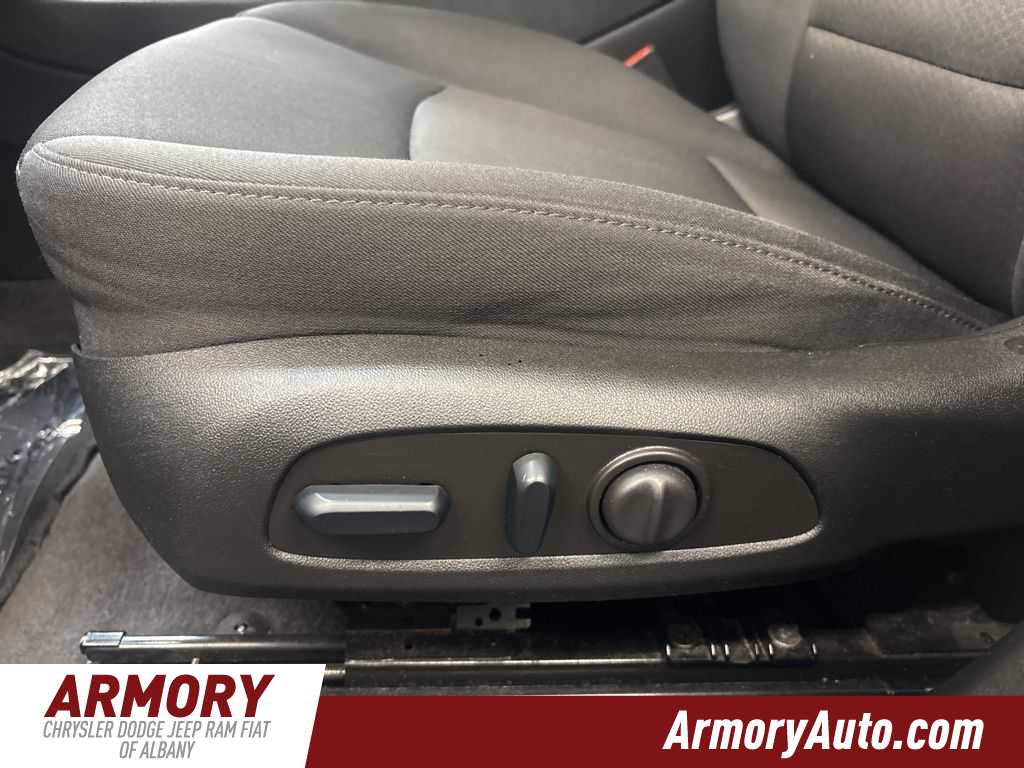 Thumbnail: 2023 Chevrolet Malibu - 13