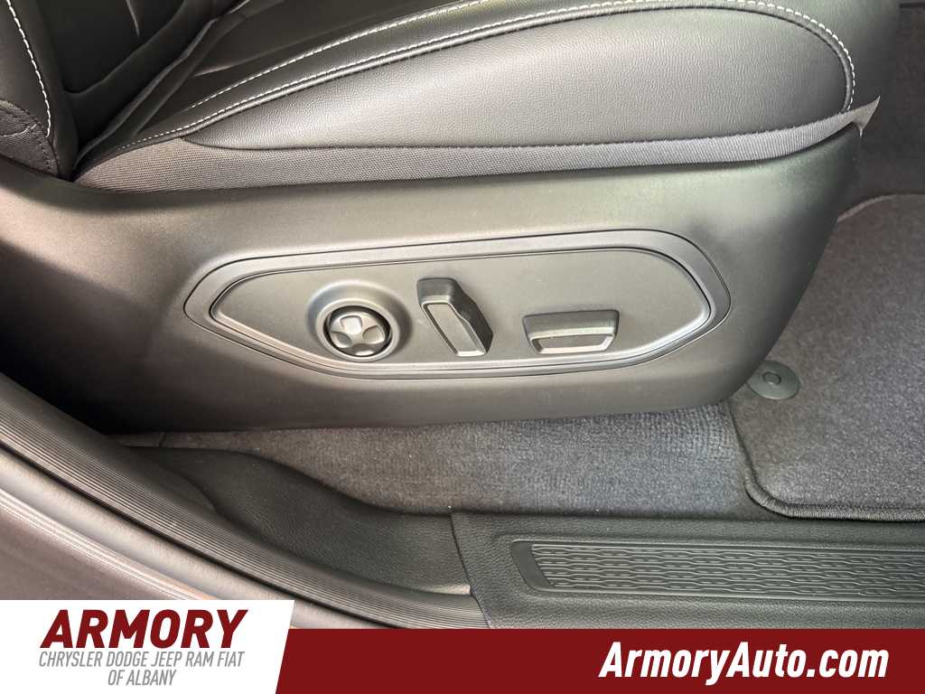 Thumbnail: 2025 Jeep Grand Cherokee - 36