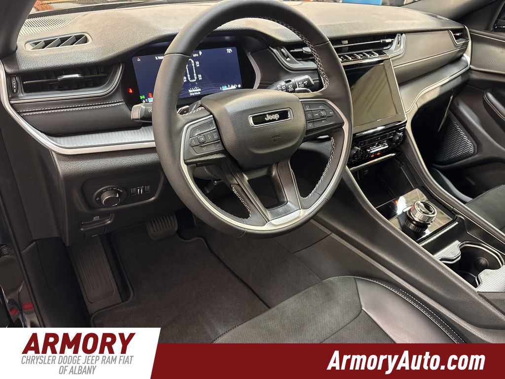 Thumbnail: 2025 Jeep Grand Cherokee L - 9