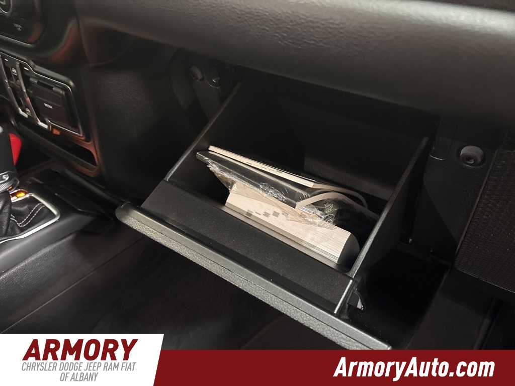 Thumbnail: 2022 Jeep Wrangler - 43