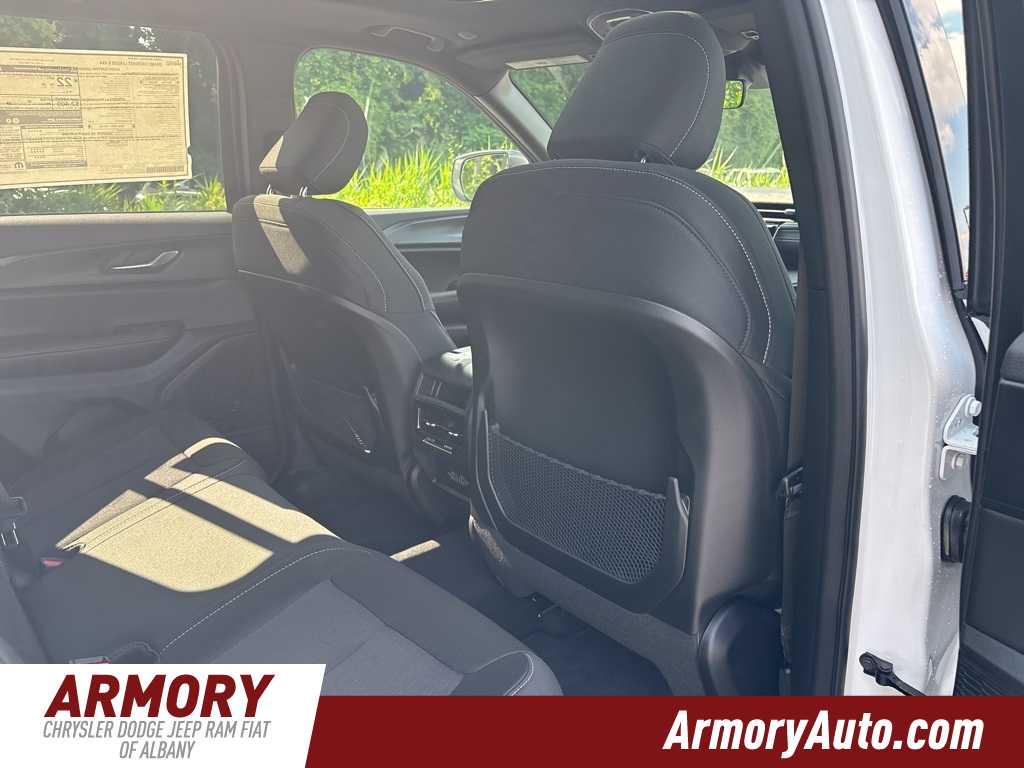 Thumbnail: 2025 Jeep Grand Cherokee - 15