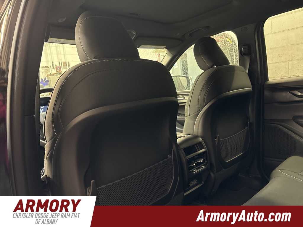 Thumbnail: 2025 Jeep Grand Cherokee - 22