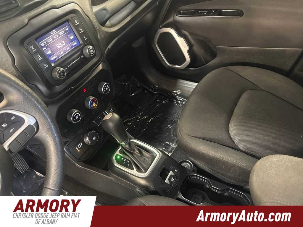 Thumbnail: 2019 Jeep Renegade - 15