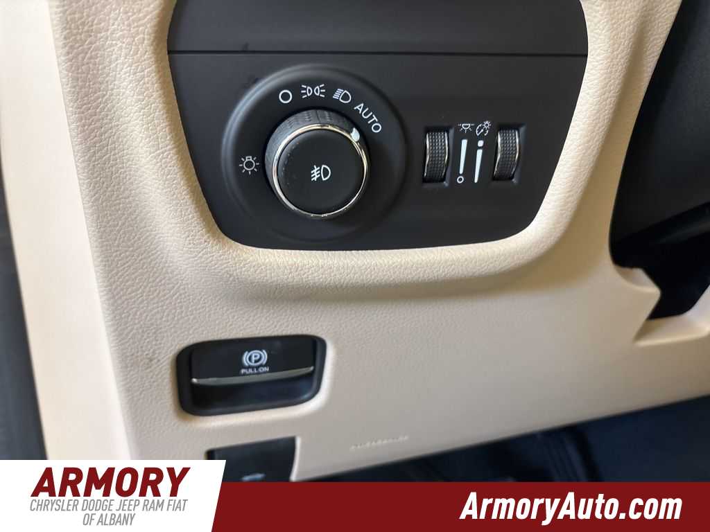 Thumbnail: 2026 Jeep Grand Cherokee L - 11