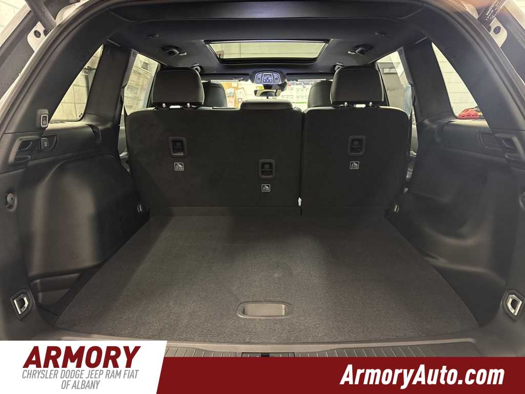 Thumbnail: 2025 Jeep Grand Cherokee - 28