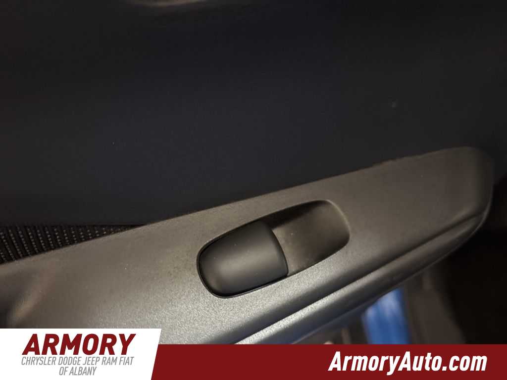 Thumbnail: 2022 Nissan Kicks - 23