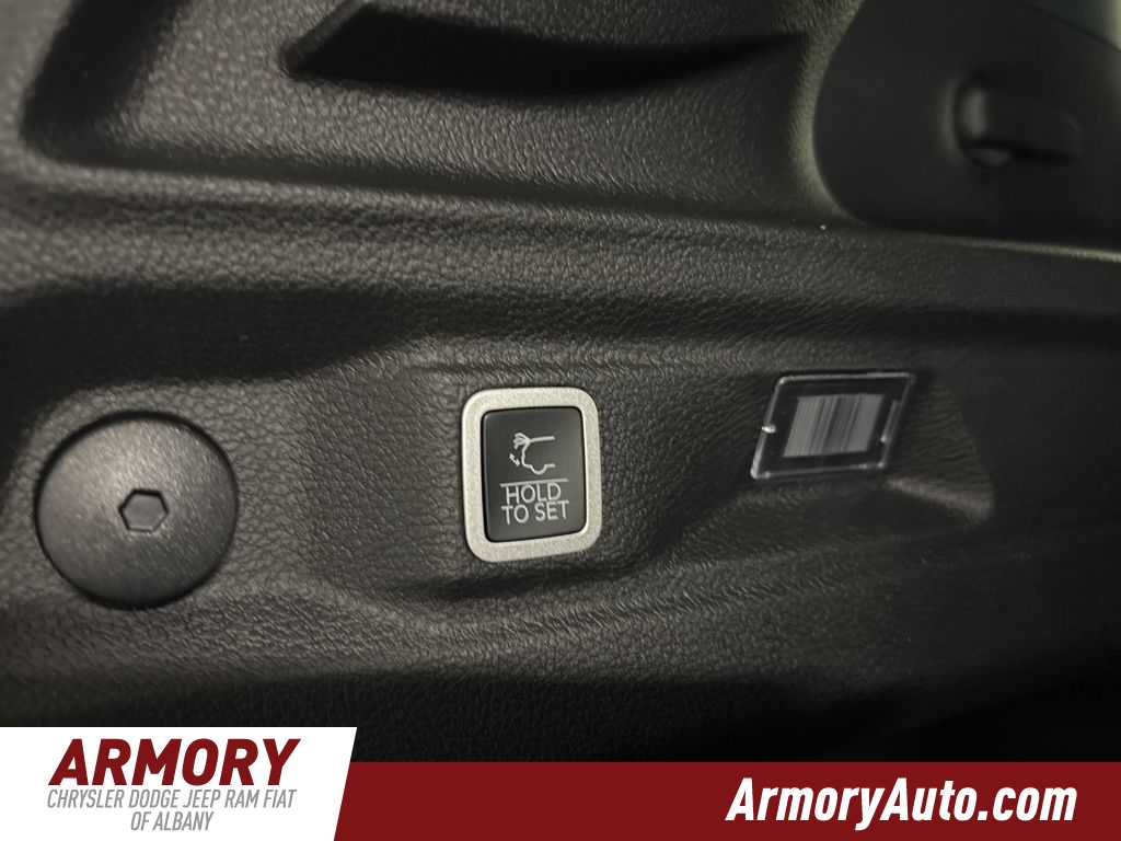 Thumbnail: 2025 Jeep Grand Cherokee L - 28