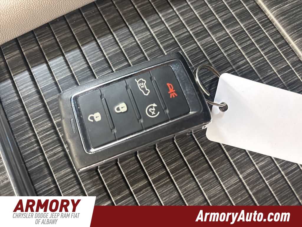 Thumbnail: 2023 Jeep Wagoneer - 23