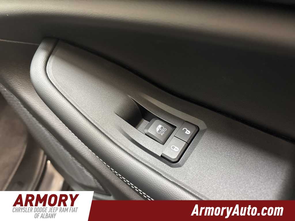 Thumbnail: 2025 Jeep Grand Cherokee - 38