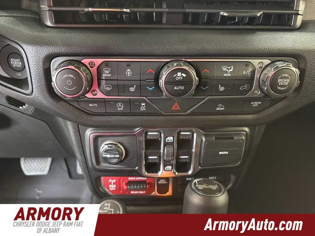 Thumbnail: 2025 Jeep Wrangler - 18