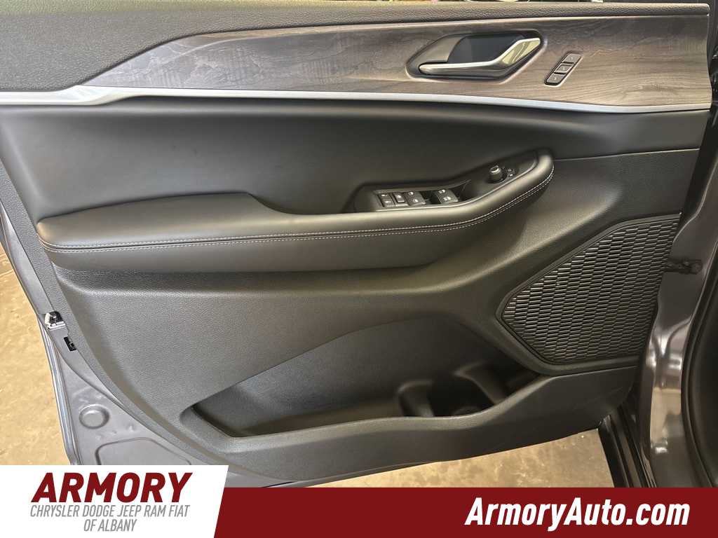 Thumbnail: 2025 Jeep Grand Cherokee - 7