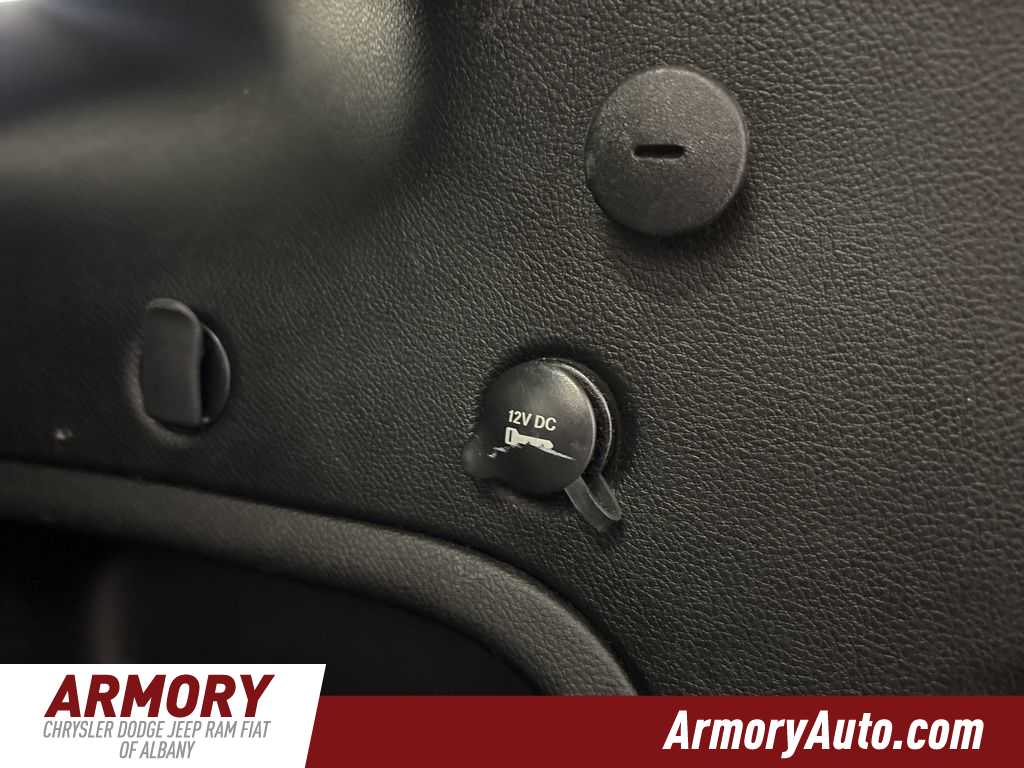 Thumbnail: 2021 Jeep Grand Cherokee - 32