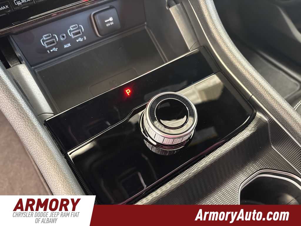 Thumbnail: 2025 Jeep Grand Cherokee - 18