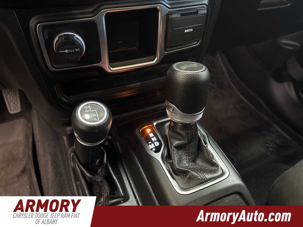 Thumbnail: 2022 Jeep Wrangler - 21