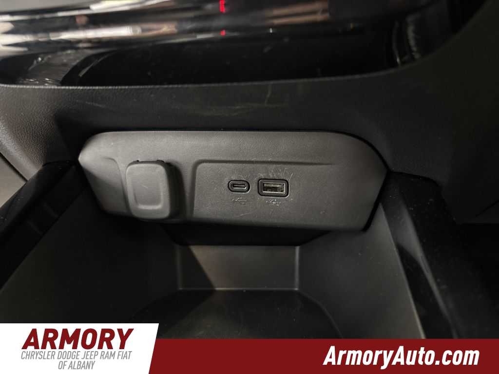 Thumbnail: 2025 Chevrolet Trax - 21