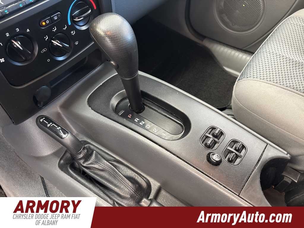 Thumbnail: 2006 Jeep Liberty - 16