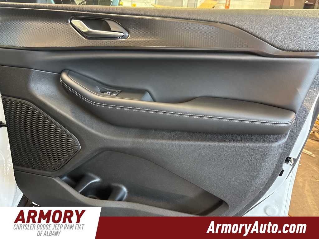 Thumbnail: 2025 Jeep Grand Cherokee L - 39