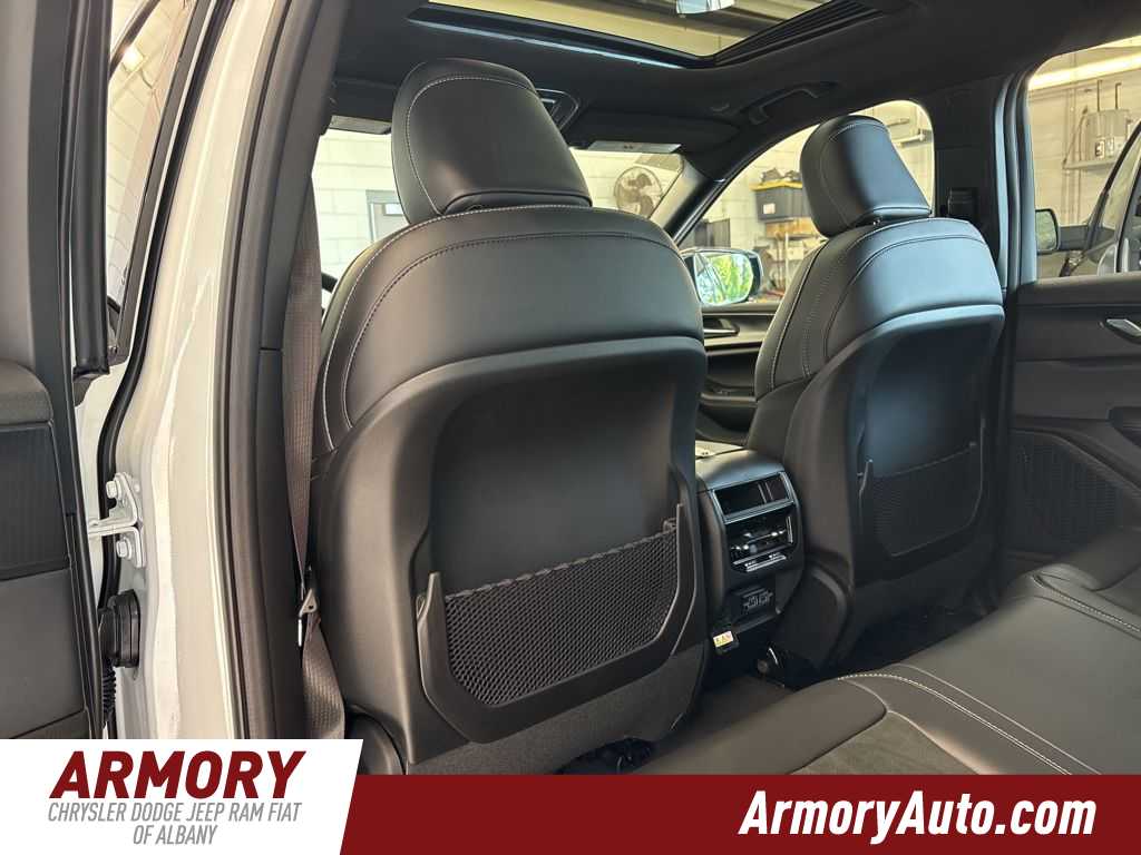 Thumbnail: 2025 Jeep Grand Cherokee - 23