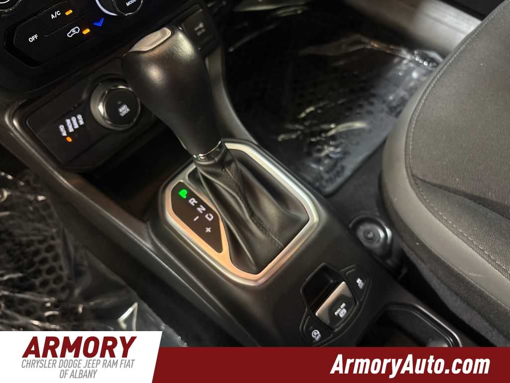 Thumbnail: 2023 Jeep Renegade - 22