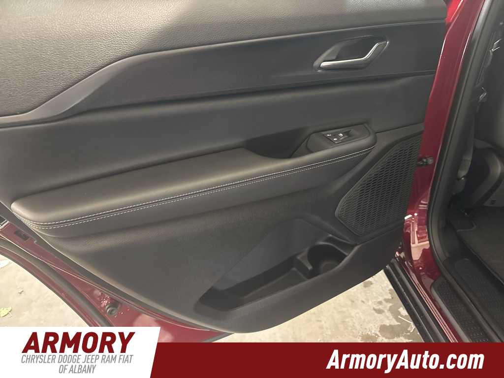 Thumbnail: 2025 Jeep Grand Cherokee L - 21