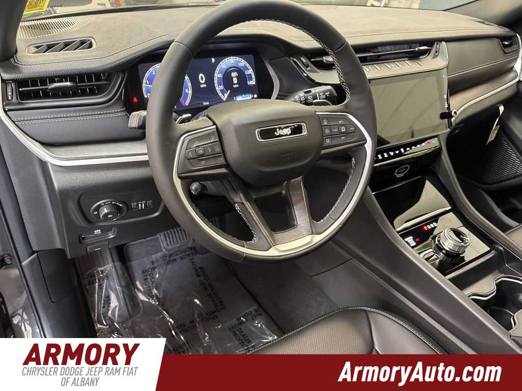 Thumbnail: 2026 Jeep Grand Cherokee L - 9