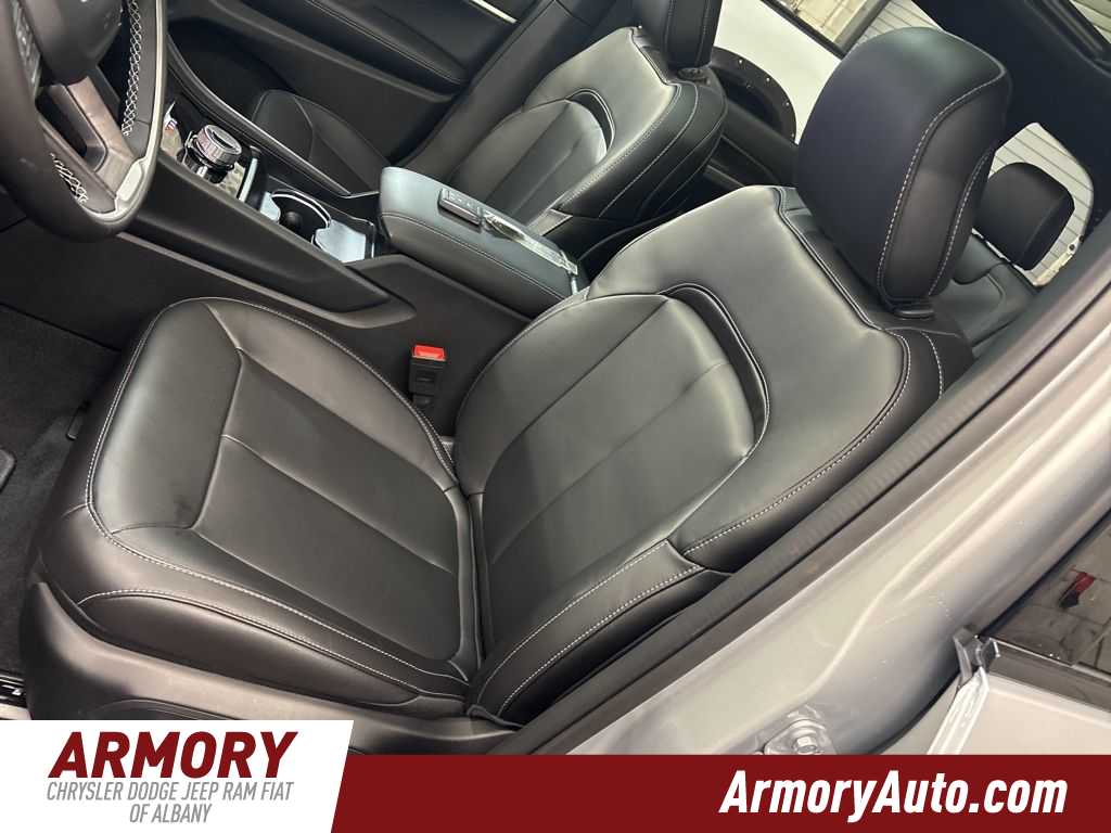 Thumbnail: 2025 Jeep Grand Cherokee - 12